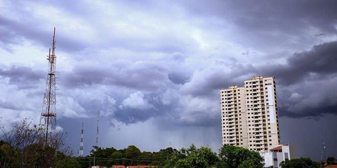 Inmet emite alerta de tempestade com risco de granizo para 70 municípios do Piauí