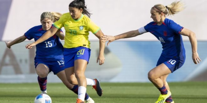 Brasil fica em segundo lugar na Copa Ouro de Futebol Feminino