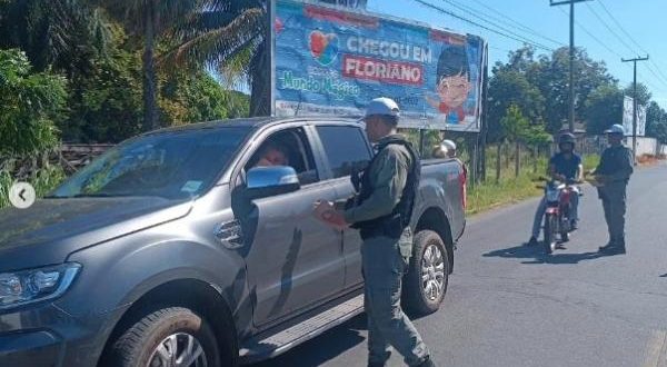 Polícia Militar realiza operação “Trânsito Seguro” em Floriano